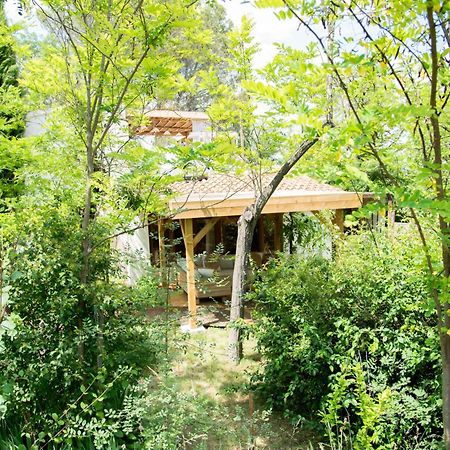 Bed and Breakfast Nuitees Bohemes Gajan  Exterior foto